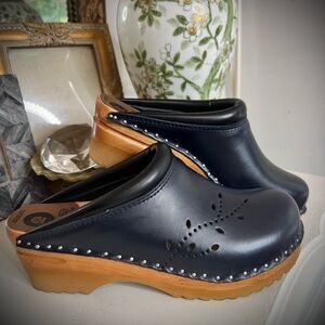Troentorp of Sweden O'Keefe Dark Blue clogs